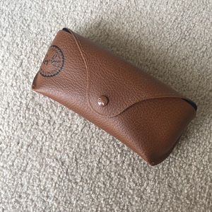 Tan Rayban Case and Cleaning Cloth